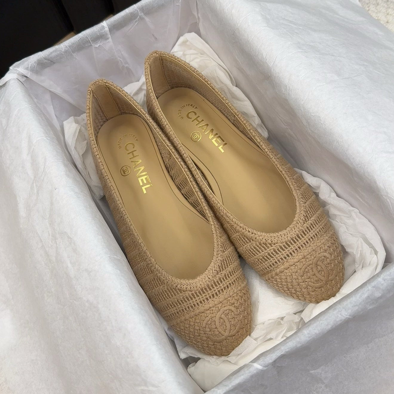 Luxury Chanel 25 Ballet Flat Beige Raffia