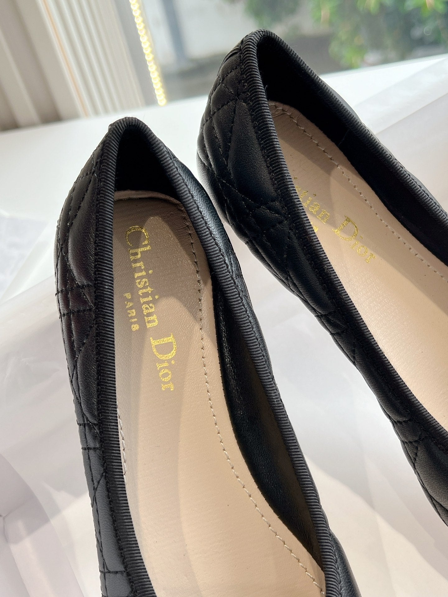 Luxury Diorballet flat black sedge mop front