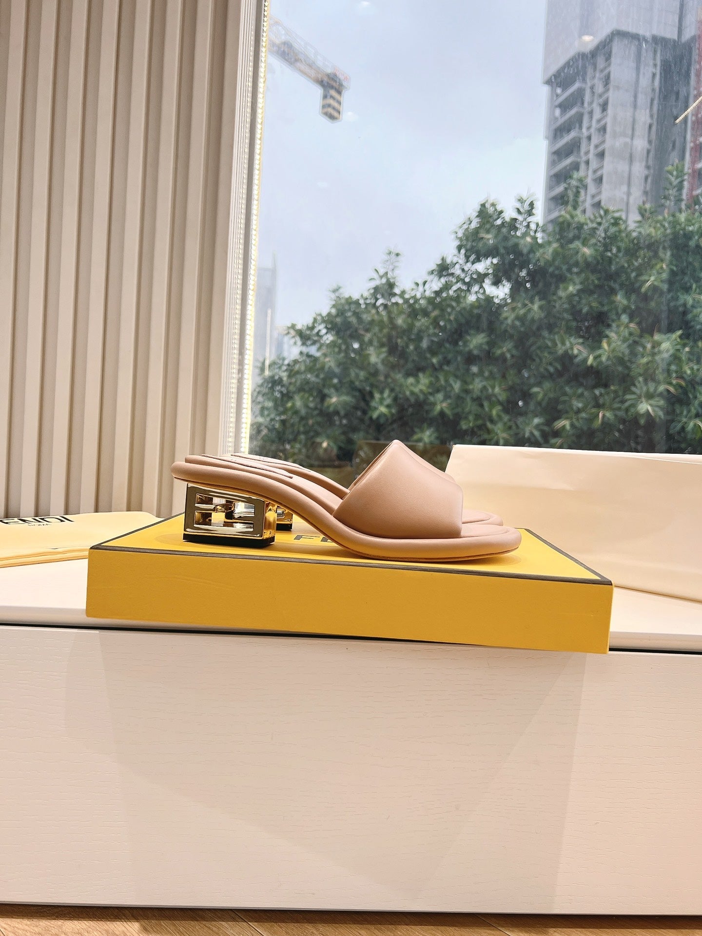 Luxury FendiFF Baguette Slides Women 45 Nappa Leather Light Brown