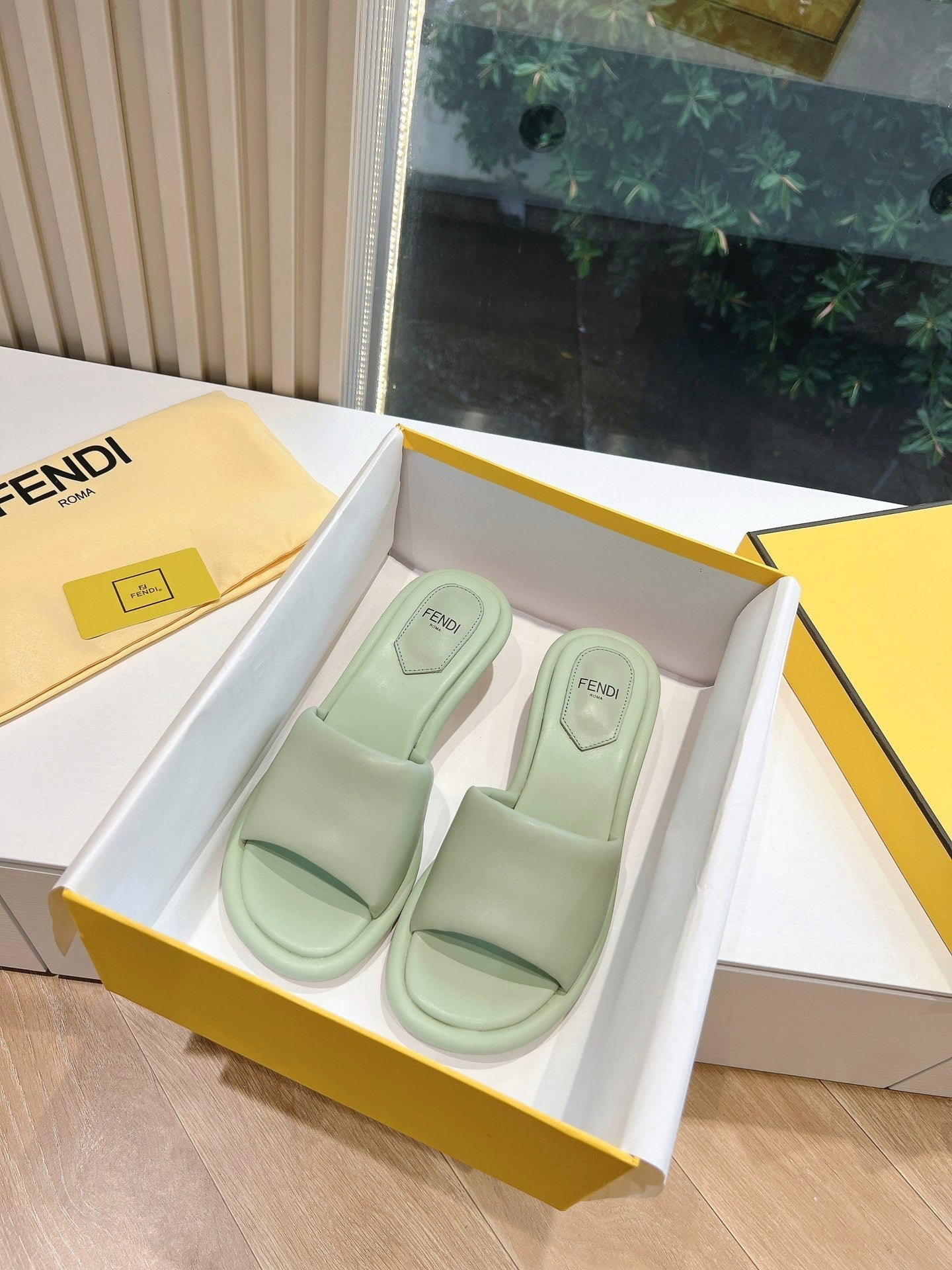 Luxury FendiFF Baguette Slides Women 45 Nappa Leather Green