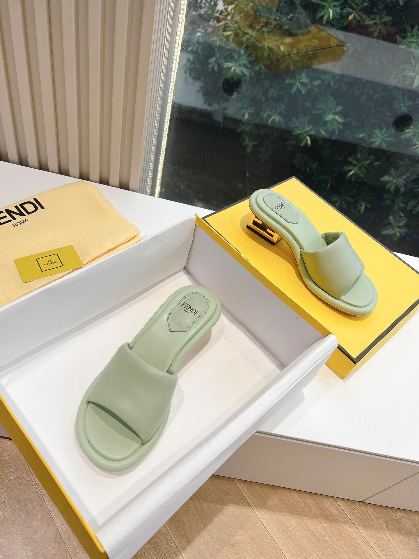 Luxury FendiFF Baguette Slides Women 45 Nappa Leather Green