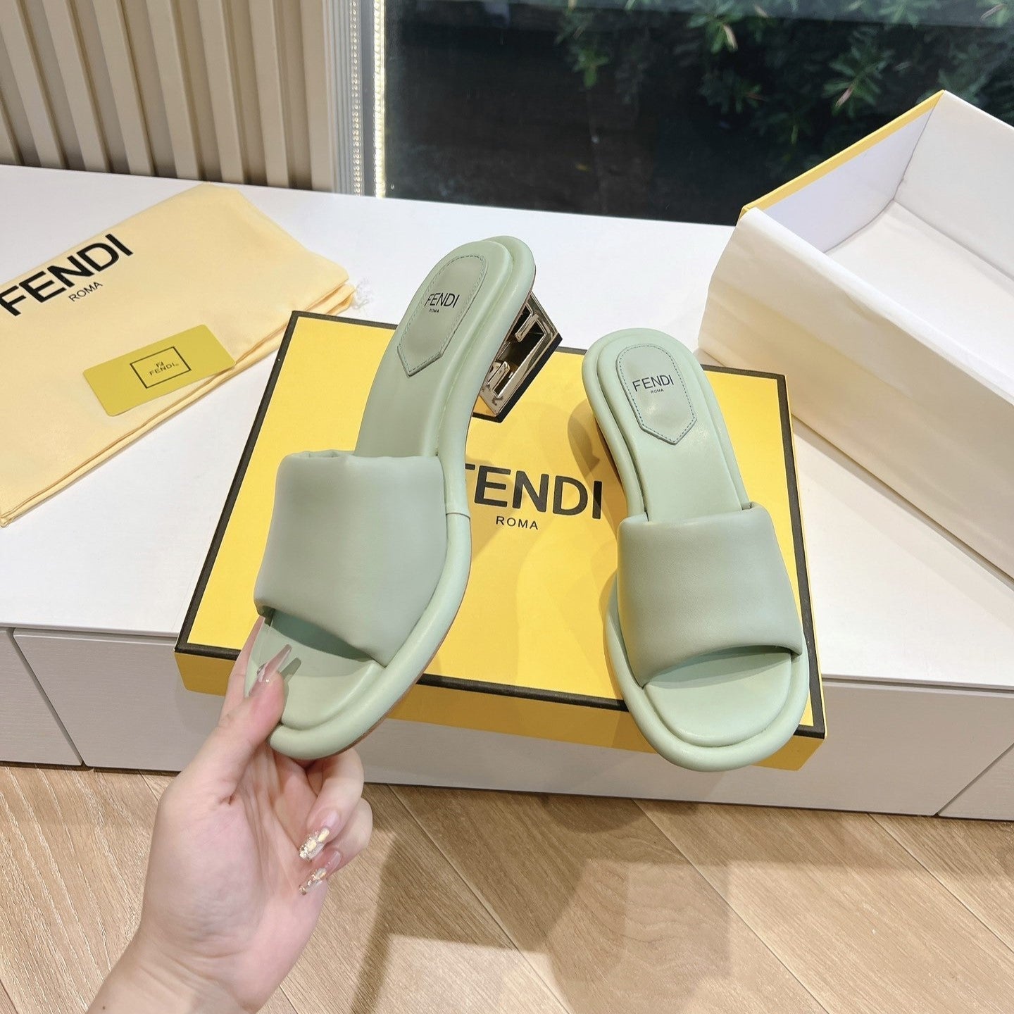 Luxury FendiFF Baguette Slides Women 45 Nappa Leather Green