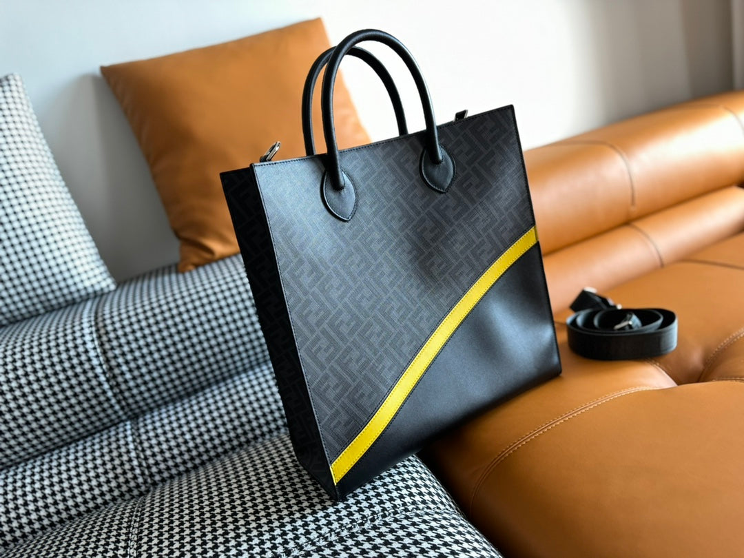 Luxury FendiLuxury Fendi38 BAG FF MONOGRAM FF BLACK CALFSKIN WITH STRAP
