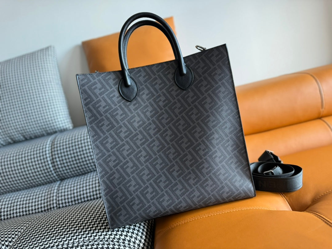 Luxury FendiLuxury Fendi38 BAG FF MONOGRAM FF BLACK CALFSKIN WITH STRAP