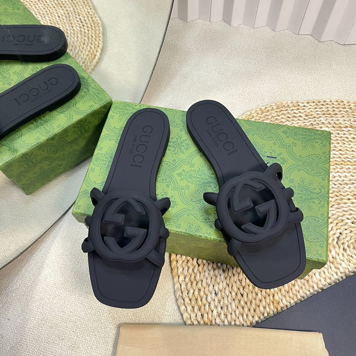 Luxury Gucci GG Rubber Slide Black