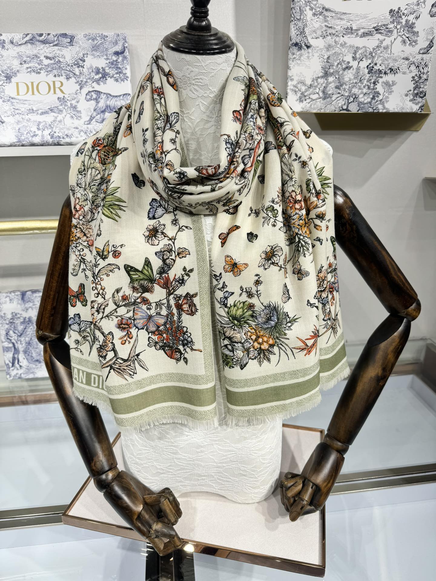 Luxury DiorSCARF 180 CM IN COLORFUL CASHMERE AND SILK 408422