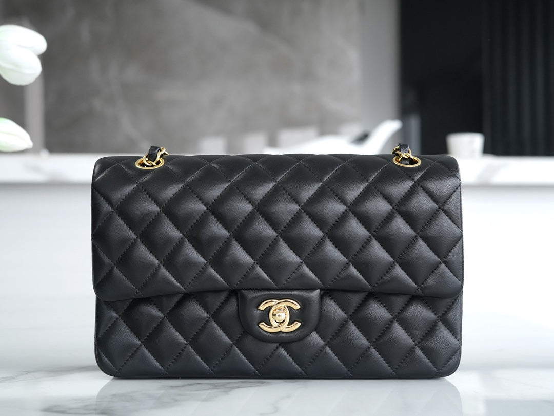 Luxury Chanel CLASSIC FLAP 25 BLACK LAMBSKIN GOLD HARDWARE