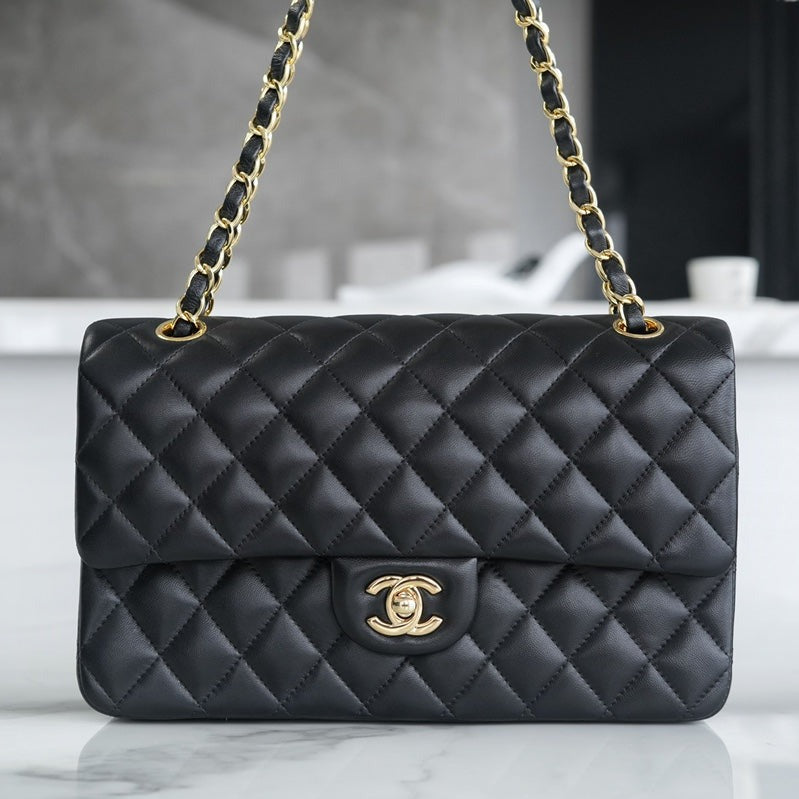 Luxury Chanel CLASSIC FLAP 25 BLACK LAMBSKIN GOLD HARDWARE