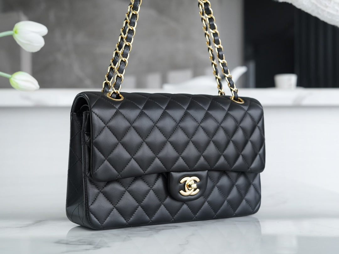 Luxury Chanel CLASSIC FLAP 25 BLACK LAMBSKIN GOLD HARDWARE
