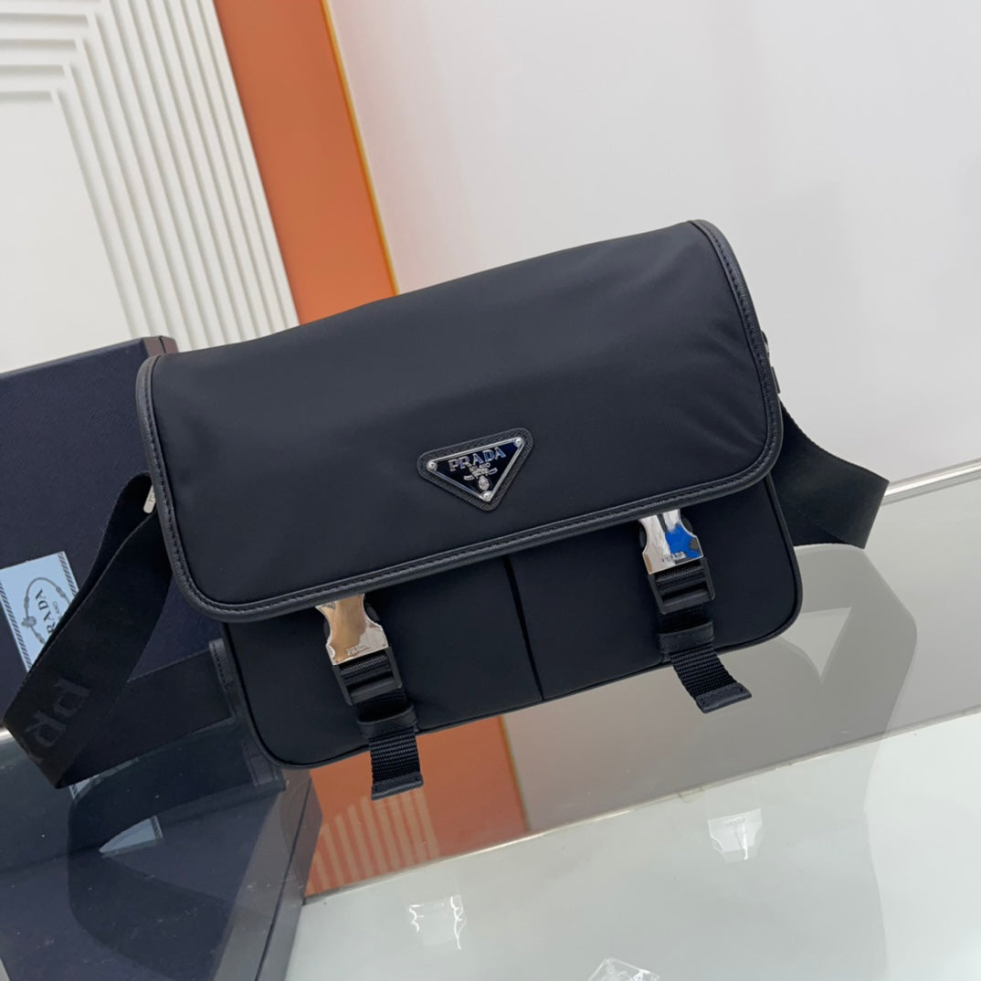 Luxury Prada26 SHOULDER BAG IN BLACK RE-NYLON AND SAFFIANO LEATHER