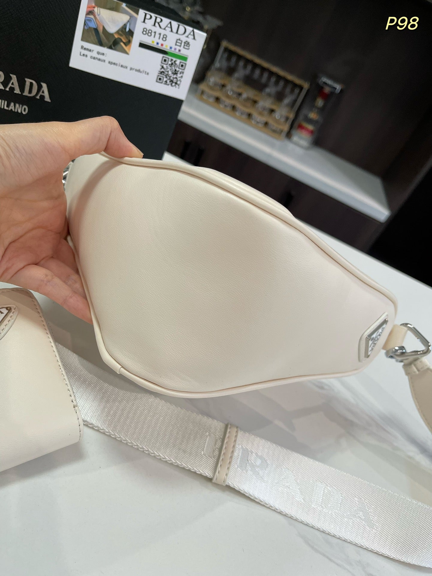 Luxury PradaTRIANGLE 27 SHOULDER BAG IN WHITE CALFSKIN WITH STRAP