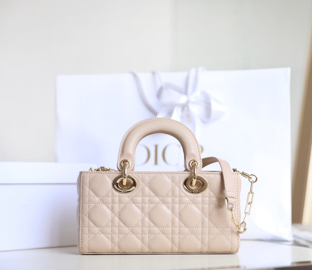 Luxury DiorSMALL LADY D-JOY 22 IN LIGHT PINK LAMBSKIN