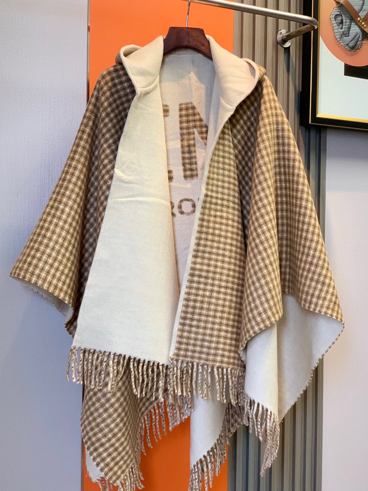 Luxury FendiFF PONCHO 160 CM IN BEIGE CASHMERE AND WOOL