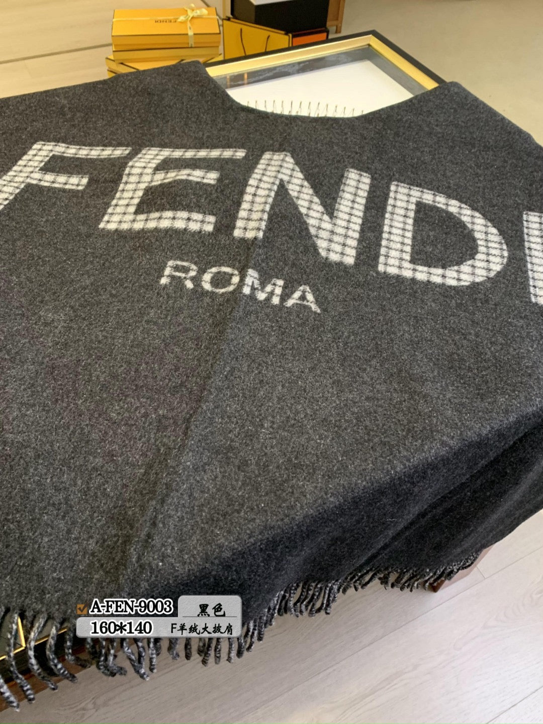Luxury FendiFFPONCHO 160 CM IN BLACK CASHMERE AND WOOL