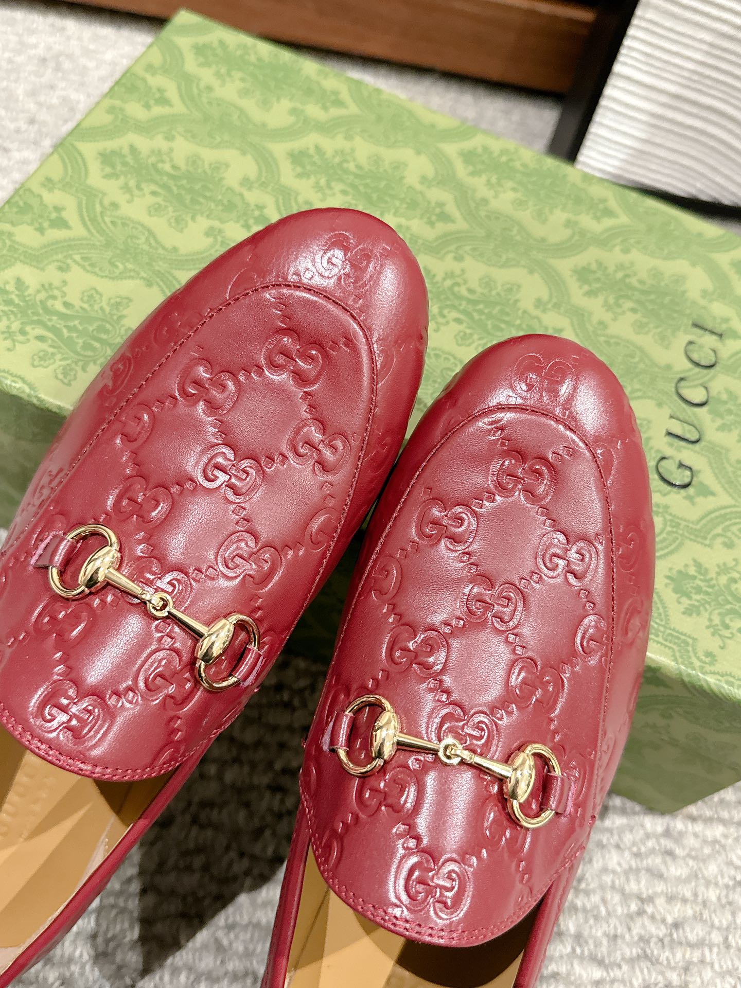 Luxury Gucci Horsebit Jordaan Loafer Red GG Leather