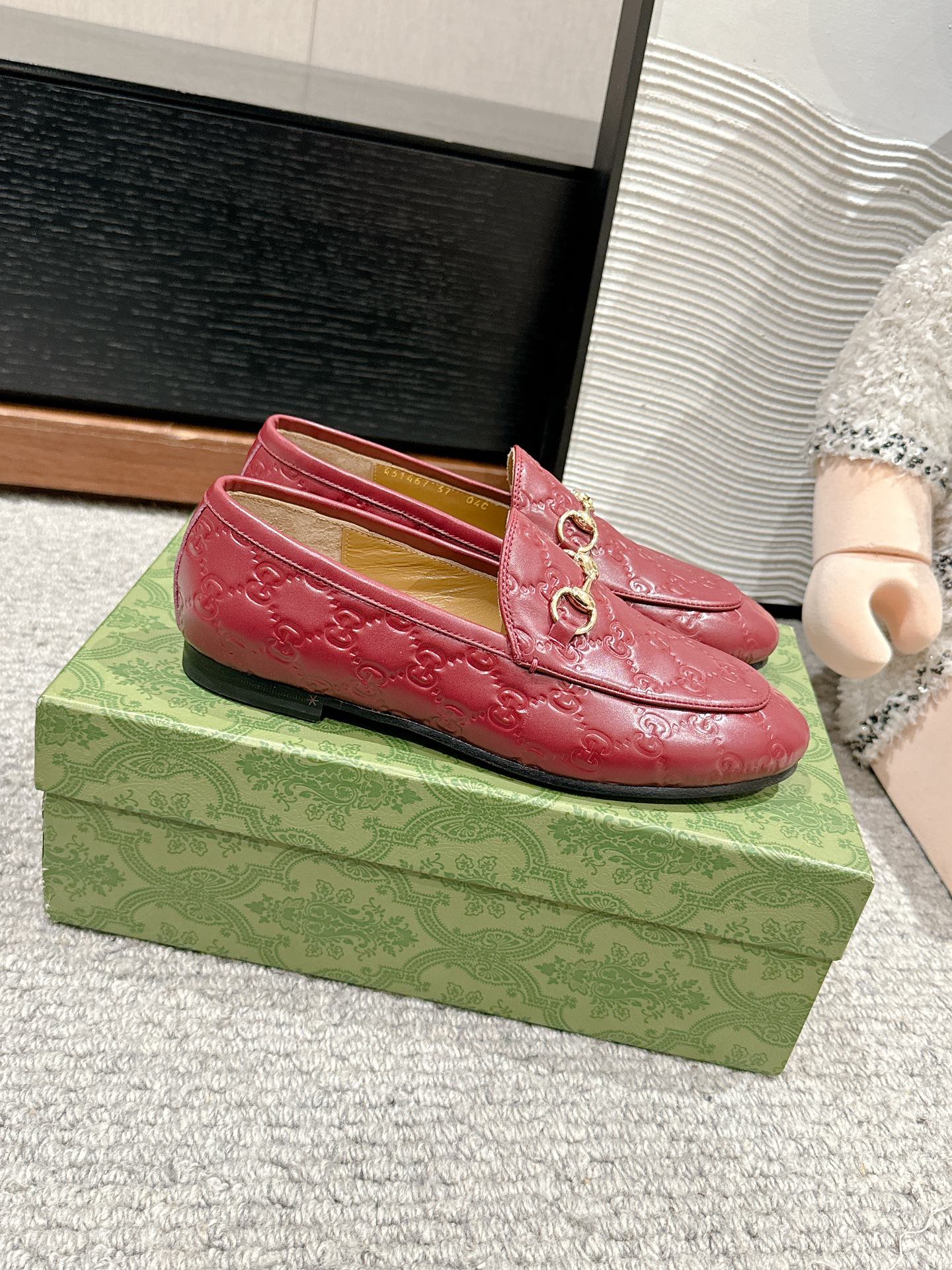 Luxury Gucci Horsebit Jordaan Loafer Red GG Leather