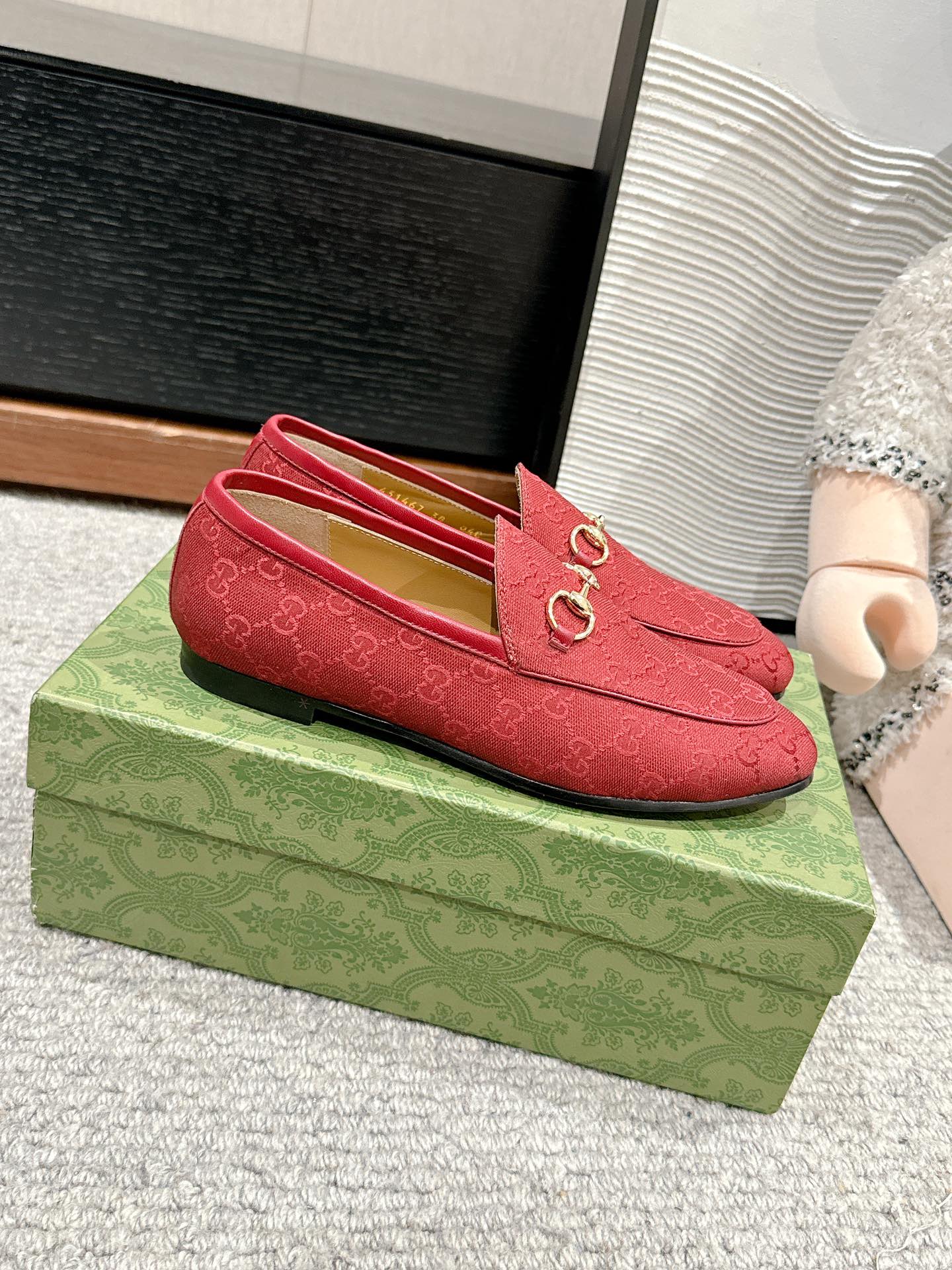 Luxury Gucci Horsebit Jordaan Loafer Red Canvas