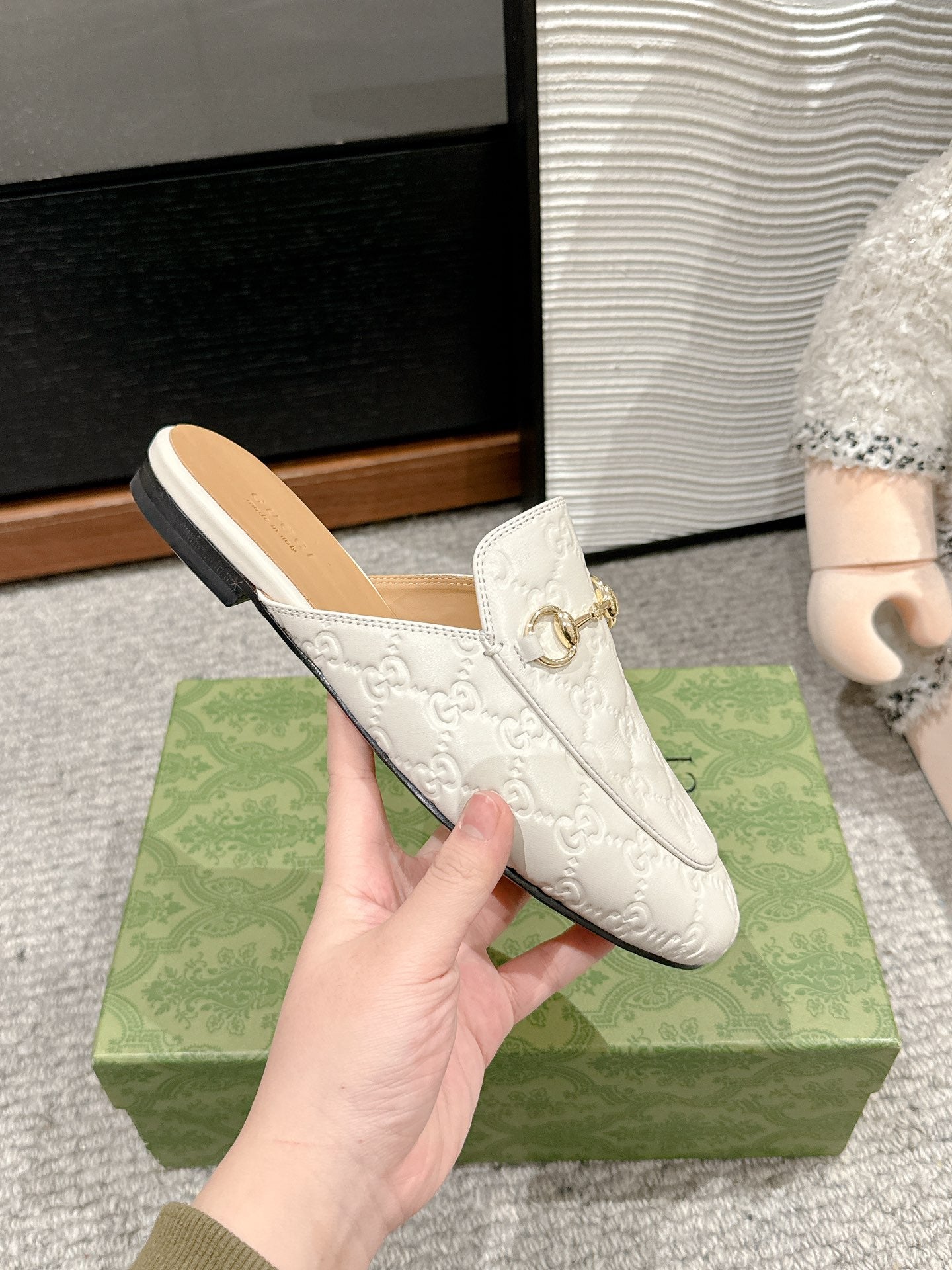 Luxury Gucci Horsebit Mule Cream GG Leather