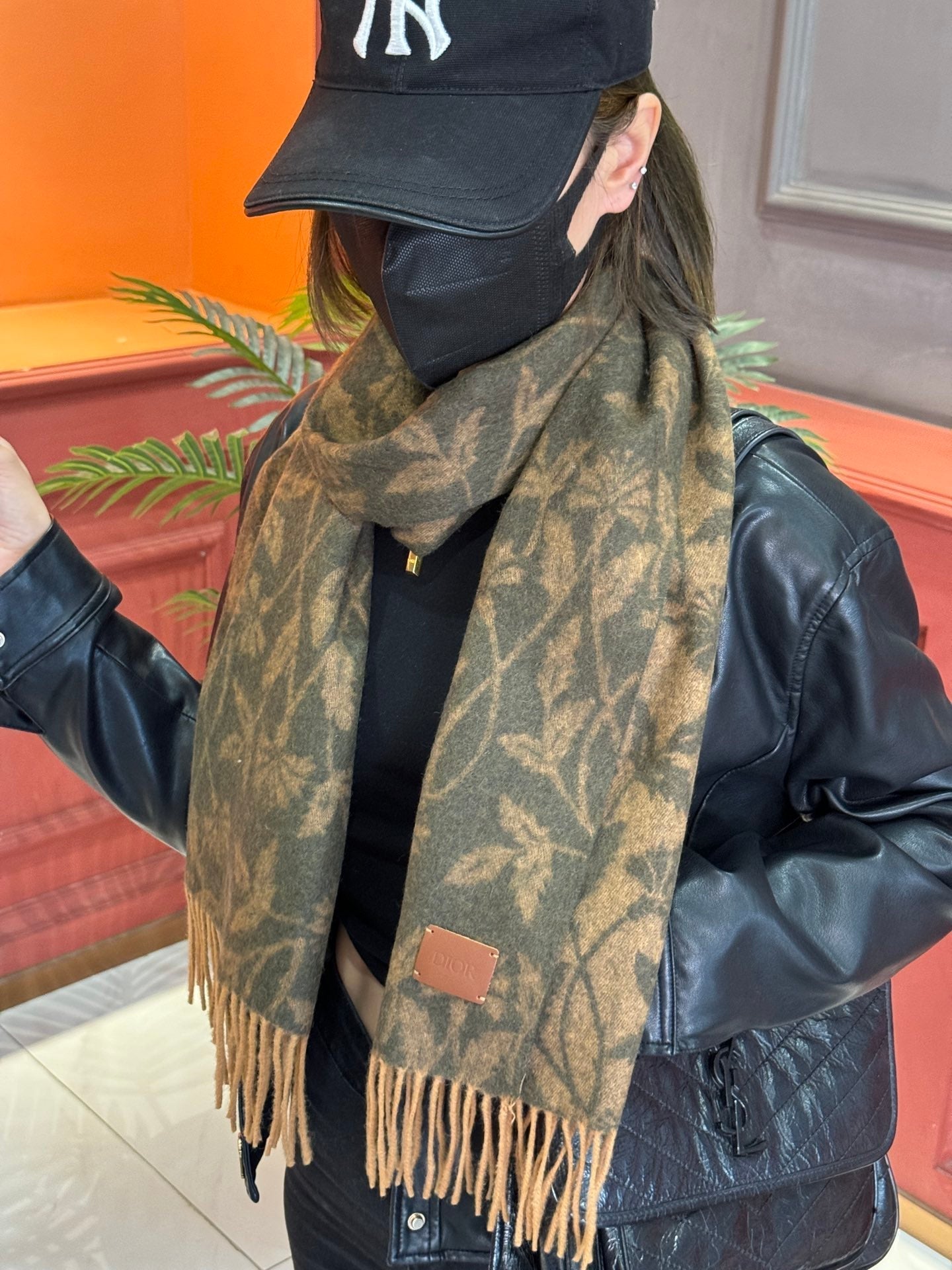 Luxury DiorSCARF 180 CM IN OLIVE GREEN MONOGRAM CASHMERE 394642