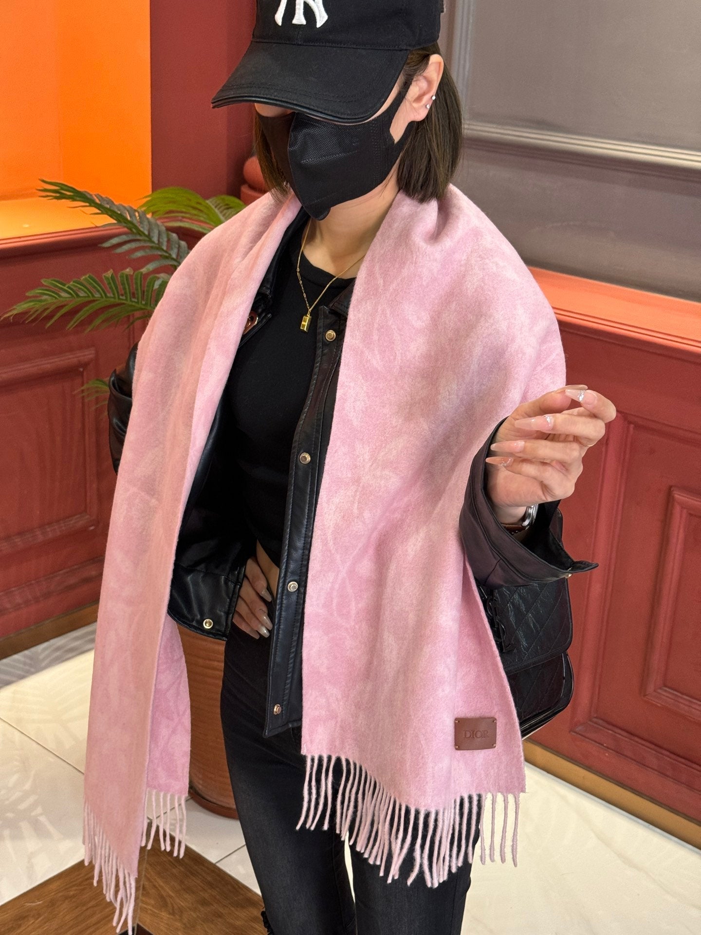 Luxury DiorSCARF 180 CM IN BABY PINK MONOGRAM CASHMERE 394643