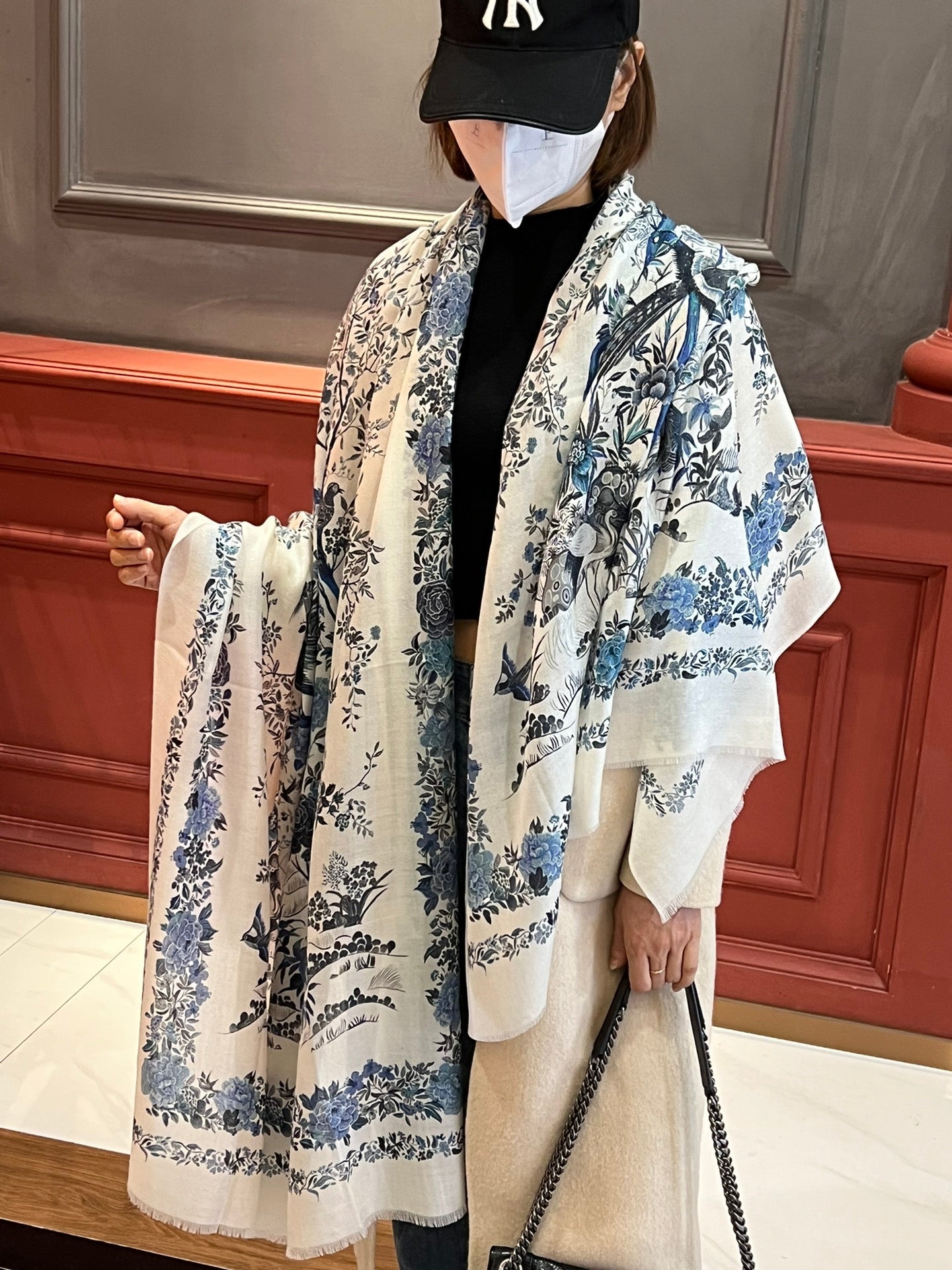 Luxury DiorSCARF 200 CM IN WHITE MIX BLUE CASHMERE 413825
