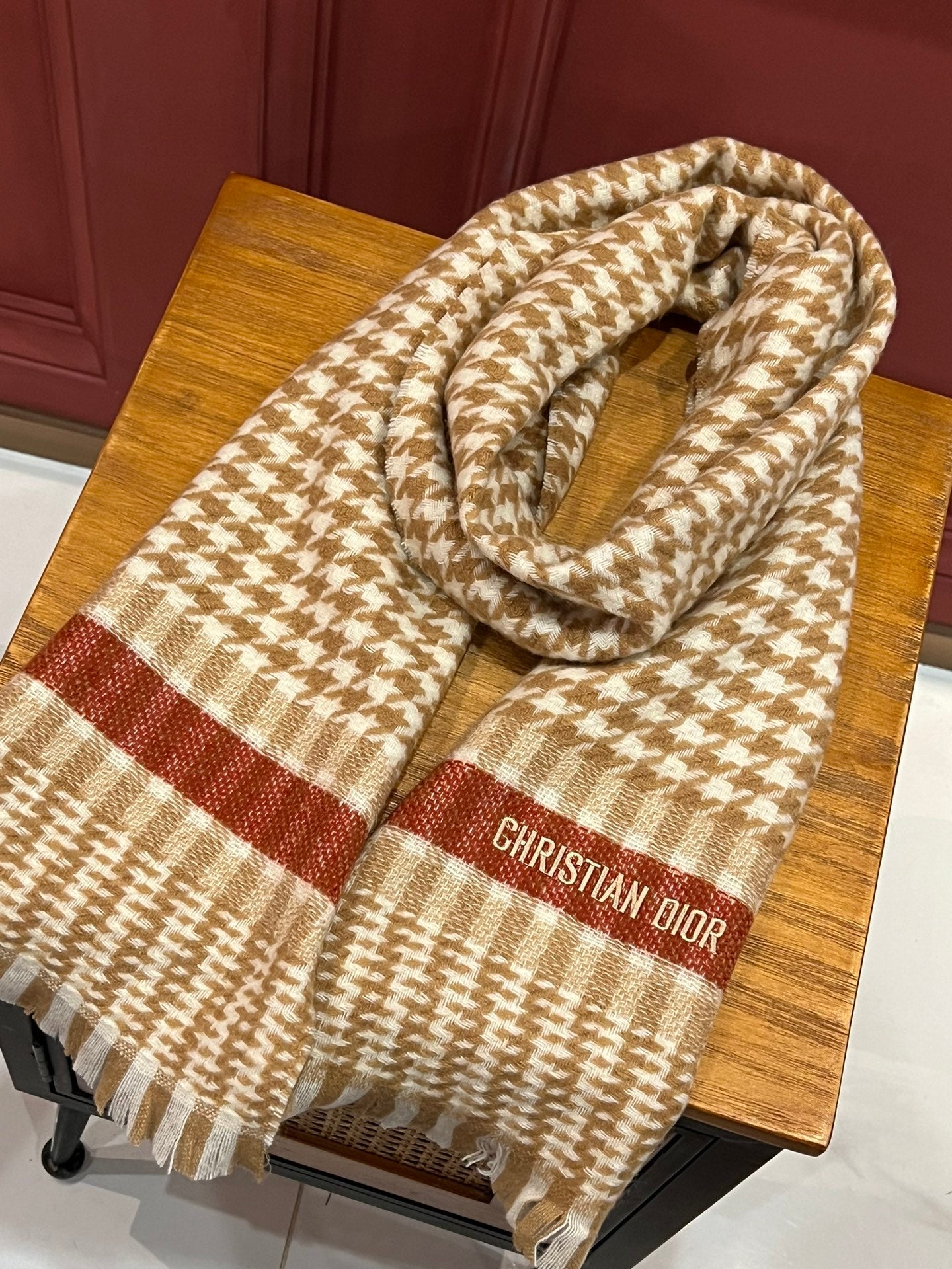 Luxury DiorSCARF 190 CM IN PEANUT BROWN MIX WHITE CASHMERE 416802