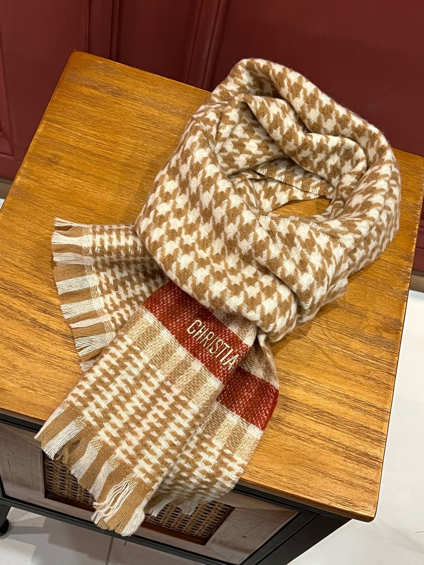 Luxury DiorSCARF 190 CM IN PEANUT BROWN MIX WHITE CASHMERE 416802