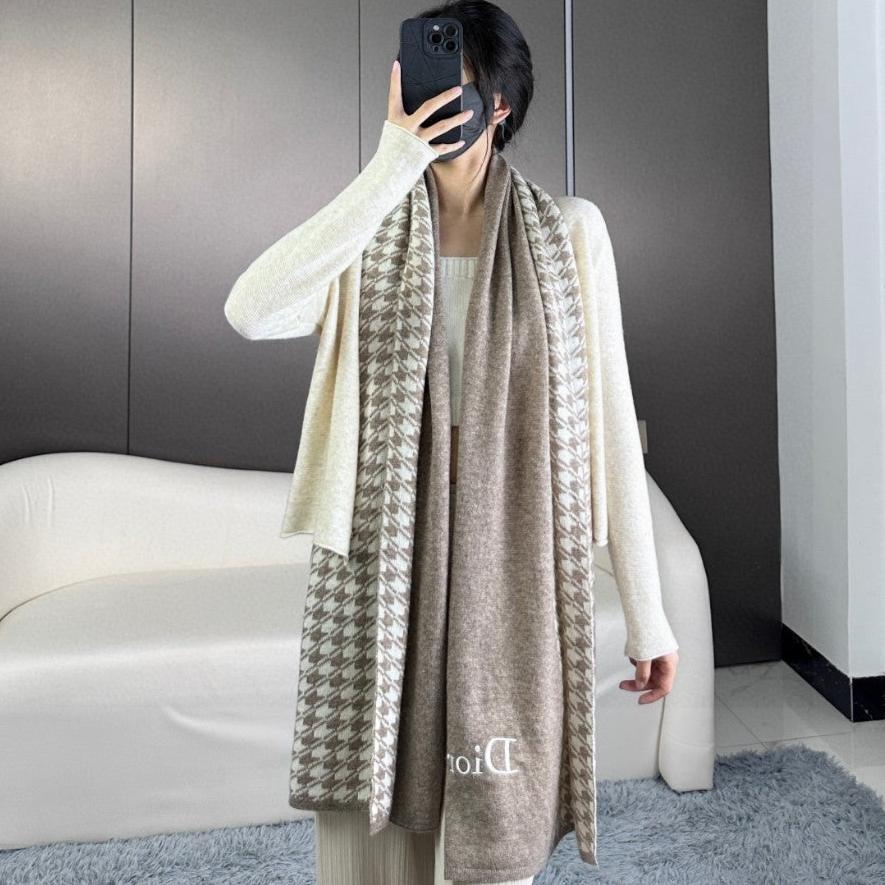 Luxury DiorSCARF 190 CM IN KHAKI BEIGE MIX WHITE CARO CASHMERE 388125