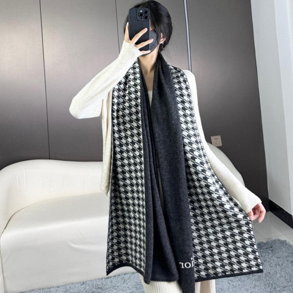 Luxury DiorSCARF 190 CM IN BLACK MIX WHITE CARO CASHMERE 388127