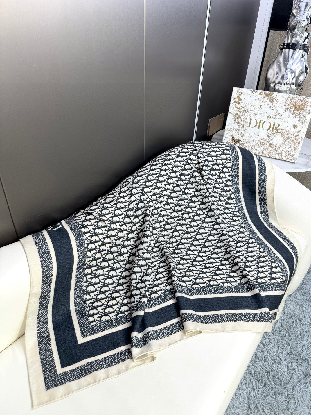 Luxury DiorMONOGRAM SQUARE SCARF 140 CM IN BLACK MIX WHITE  CASHMERE AND SILK 413742