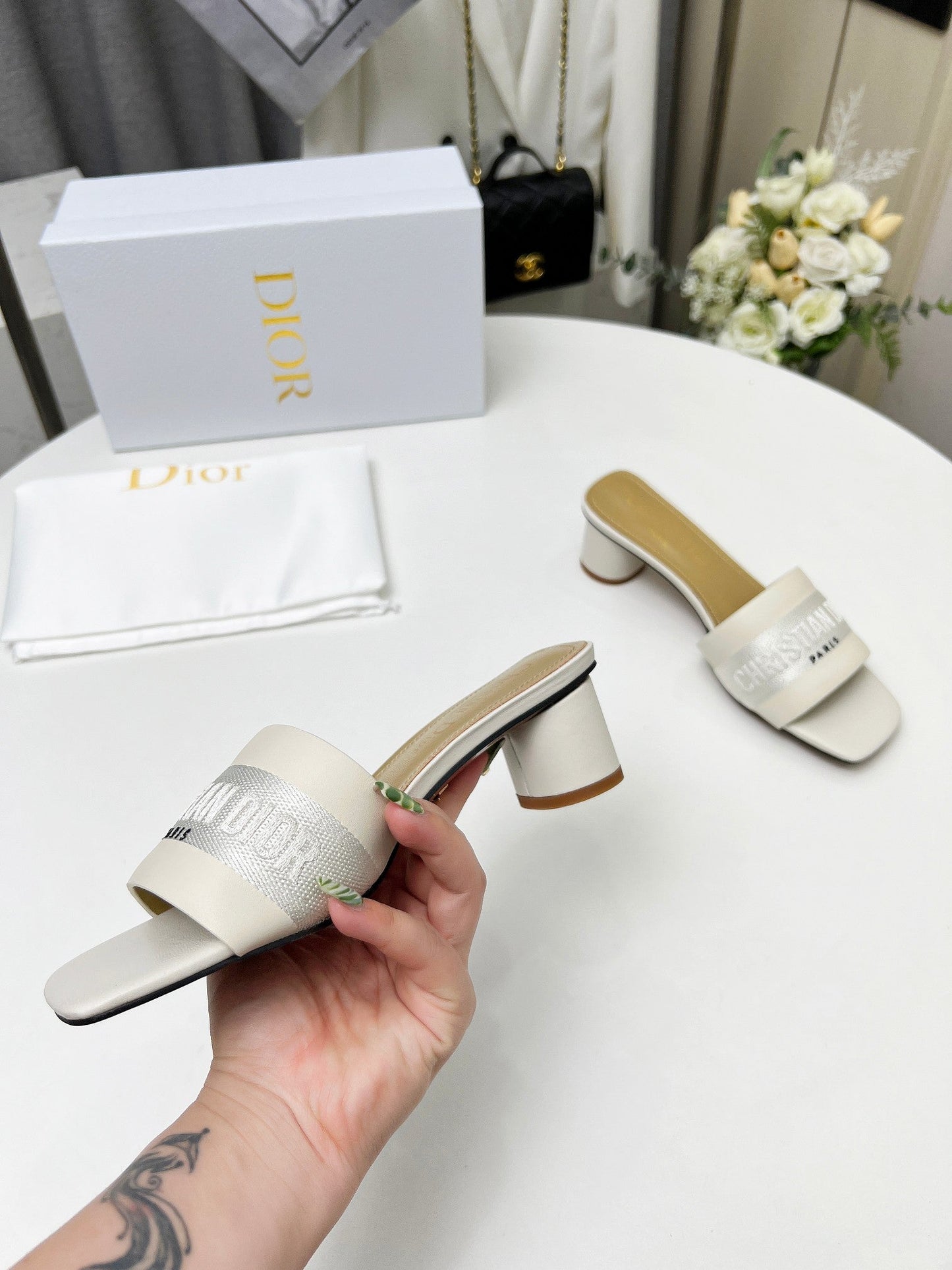 Luxury Diordway 45 cream canvas calfskin