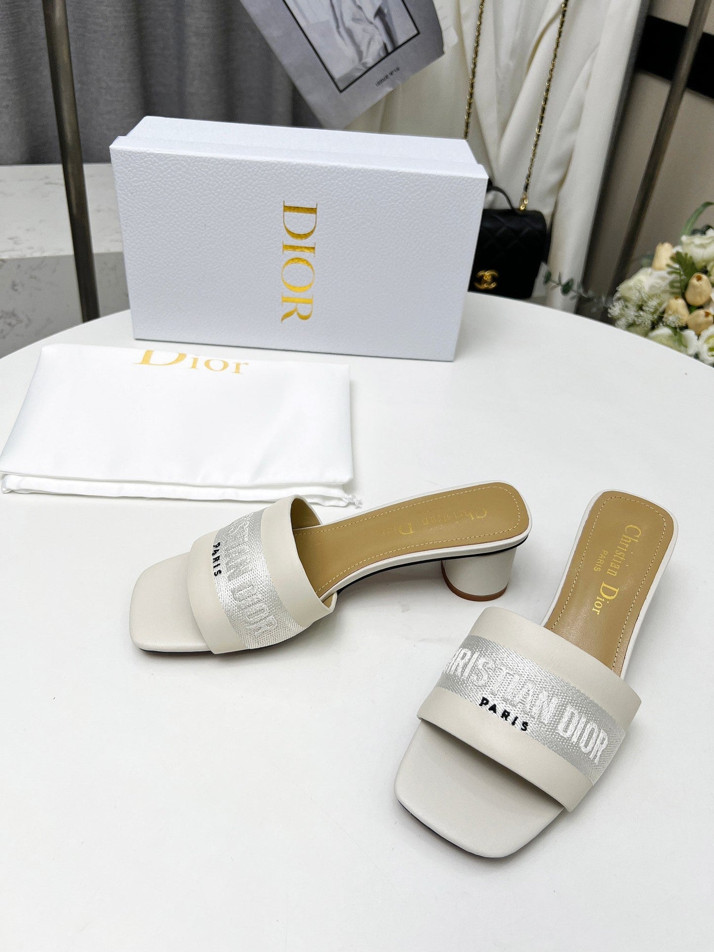 Luxury Diordway 45 cream canvas calfskin
