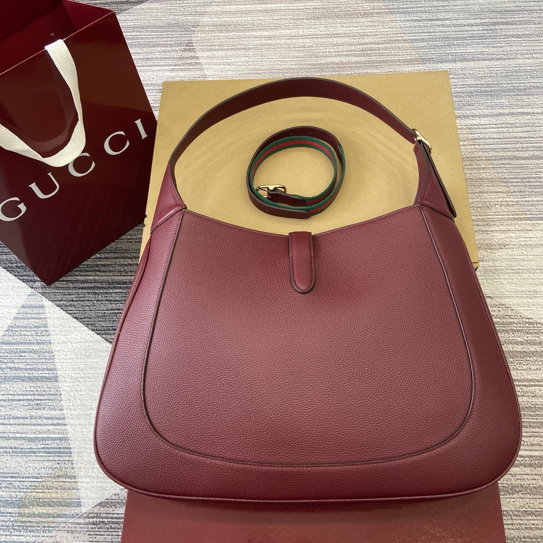 Luxury Gucci JACKIE LARGE SHOULDER BAG 40 IN BURGUNDY RED CALFSKIN GOLD HARDWARE