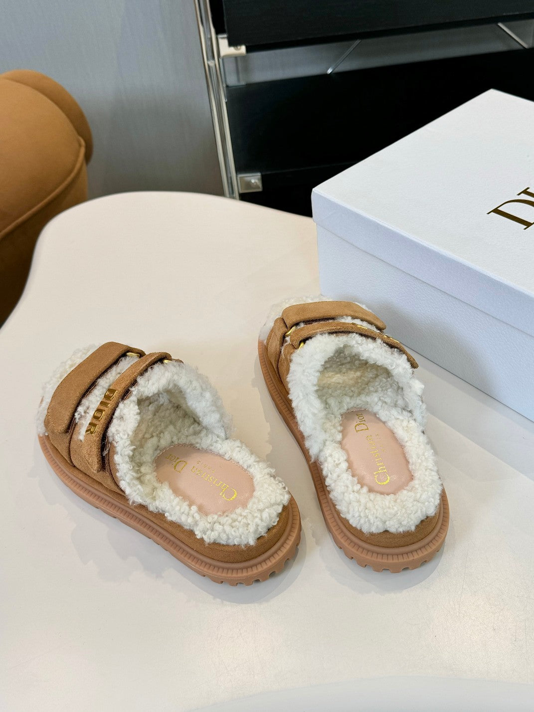 Luxury Dior DIORact Slide Brown Suede And Fleece Lining