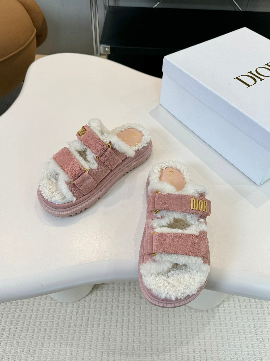 Luxury Dior DIORact Slide Pink Suede And Fleece Lining