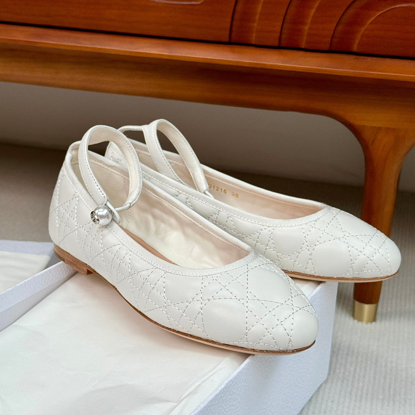 Luxury Diorballet flat white lambskin mop