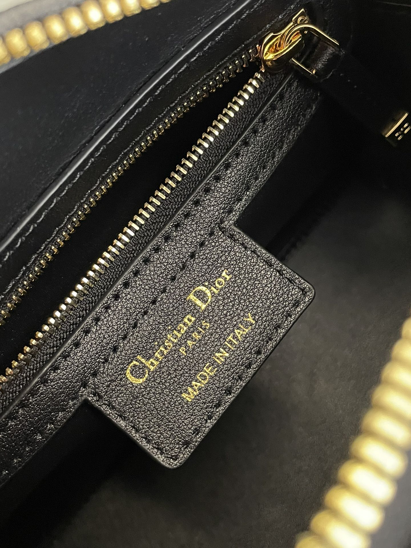 Luxury Diorgroove 20cm black calfskin gold hardware