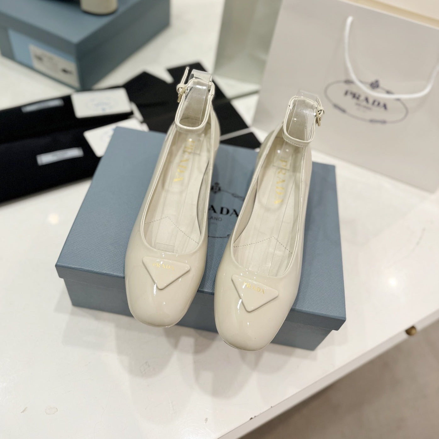 Luxury PradaNAPPA MARY JANE PUMPS CREAMY WHITE LAMBSKIN