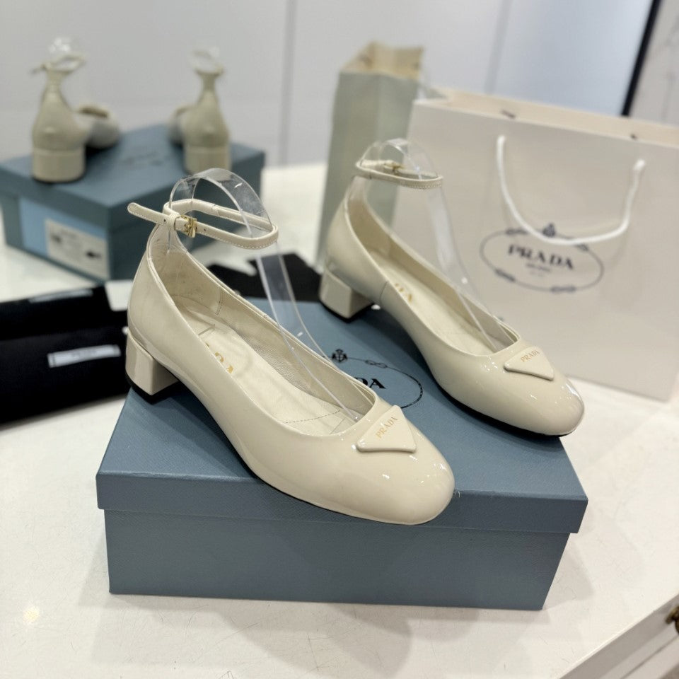 Luxury PradaBallerina Pumps 40 White Patent Calfskin