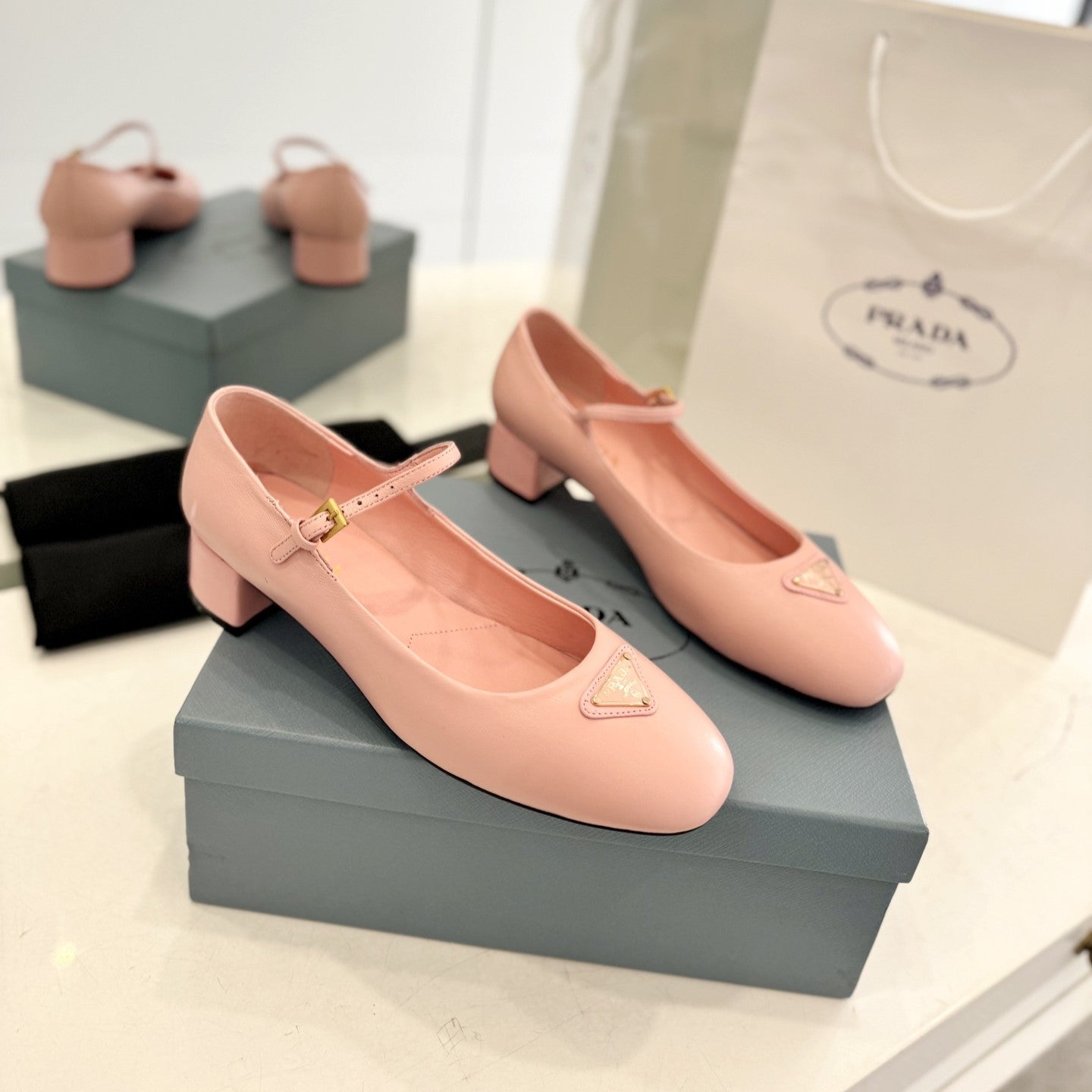 Luxury PradaBallerina Pumps 40 Pink Lambskin