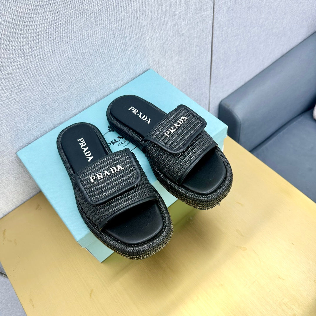 Luxury PradaCrochet Mule 20 Black