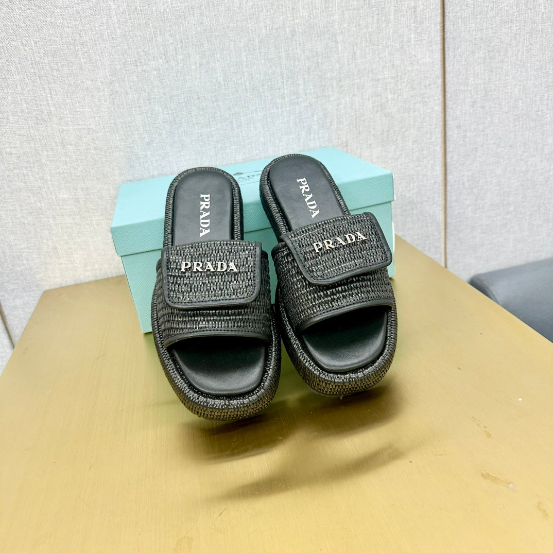 Luxury PradaCROCHET SLIDES SLIPPERS BLACK RAFFIA