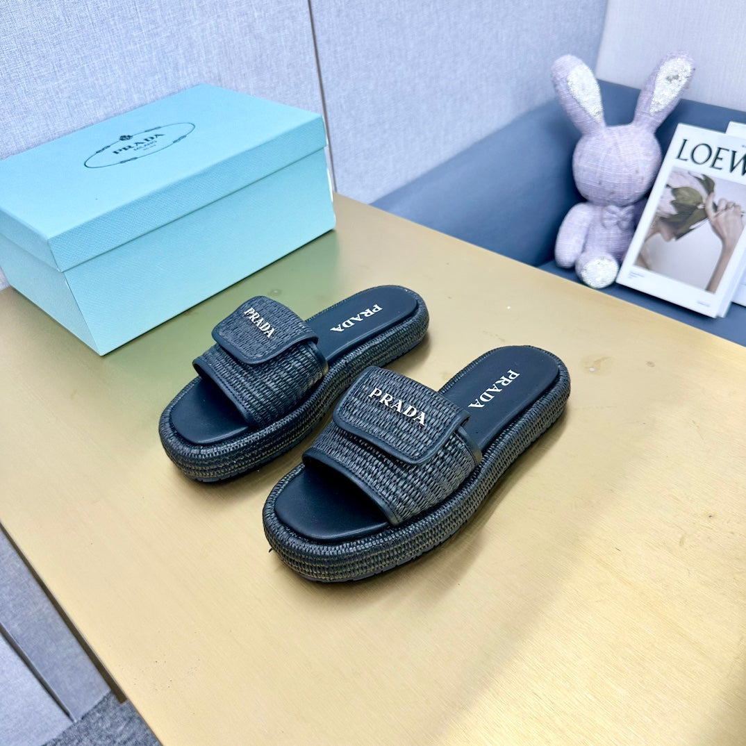 Luxury PradaCrochet Mule 20 Black