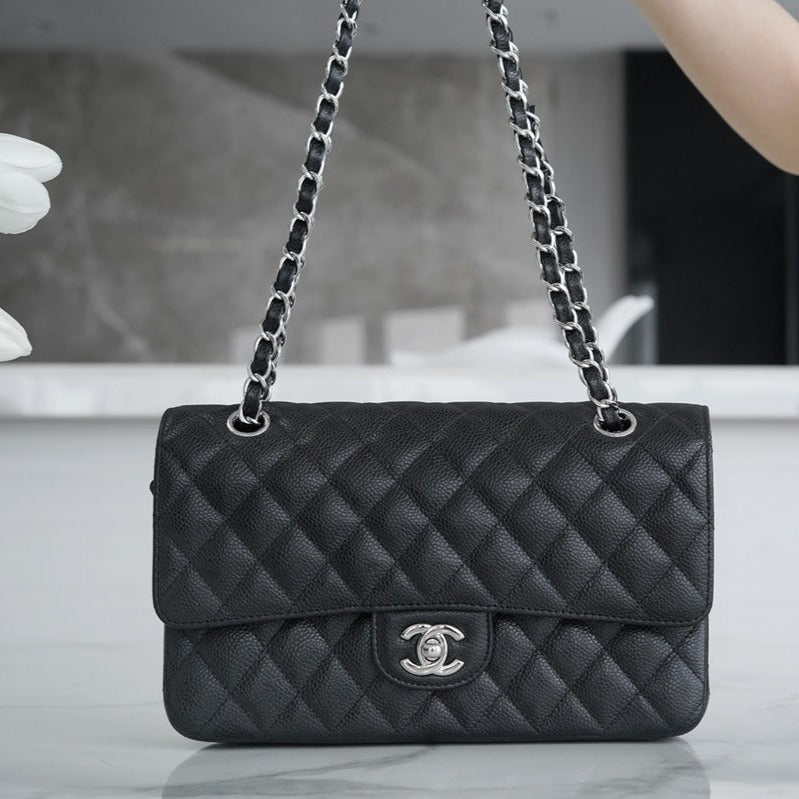 Luxury Chanel CLASSIC FLAP 25 BLACK CAVIAR SILVER HARDWARE