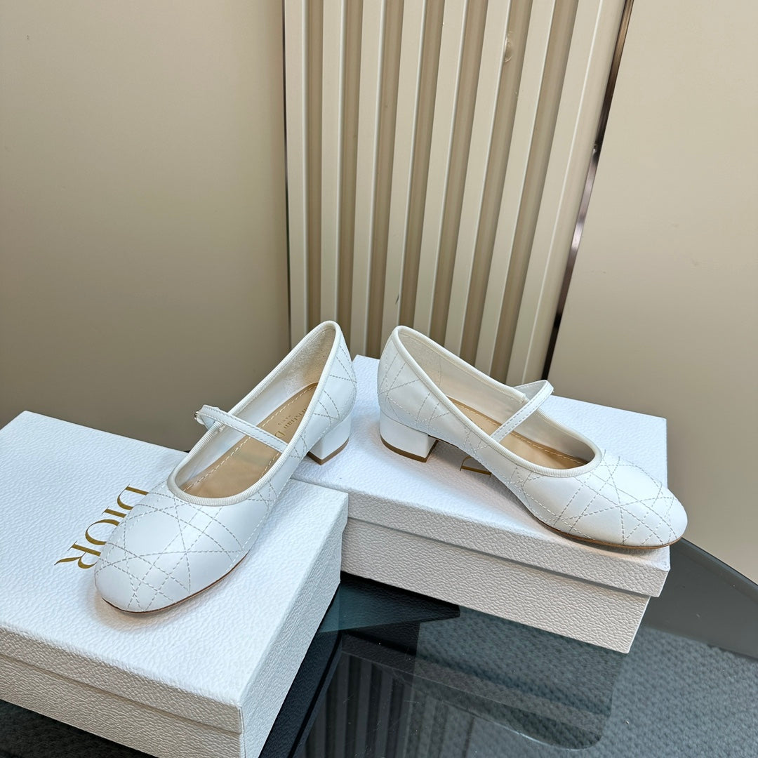 Luxury DiorBallet Pump White Soft Cowhide