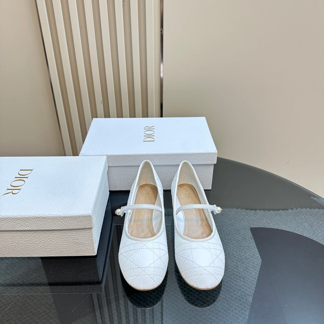 Luxury DiorBallet Pump White Soft Cowhide