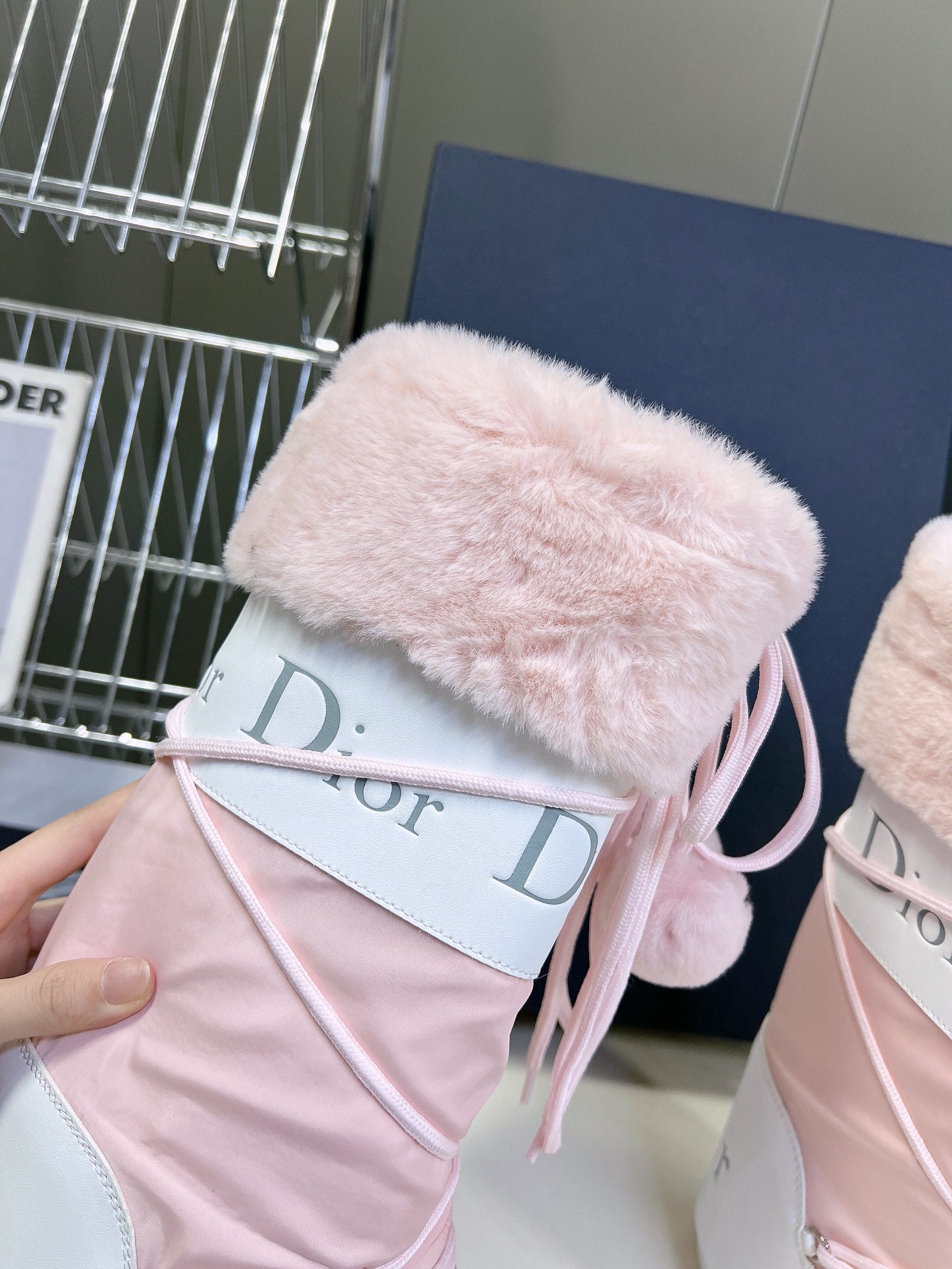 Luxury DiorShort Boots 60mm In Light Pink Cowhide With Feather 989721