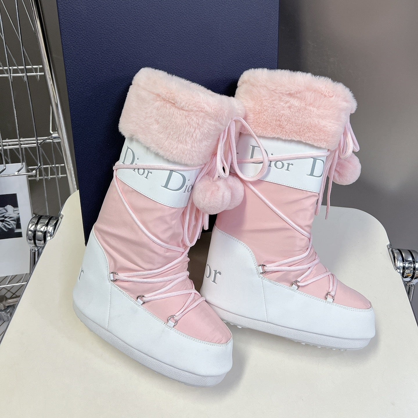 Luxury DiorShort Boots 60mm In Light Pink Cowhide With Feather 989721