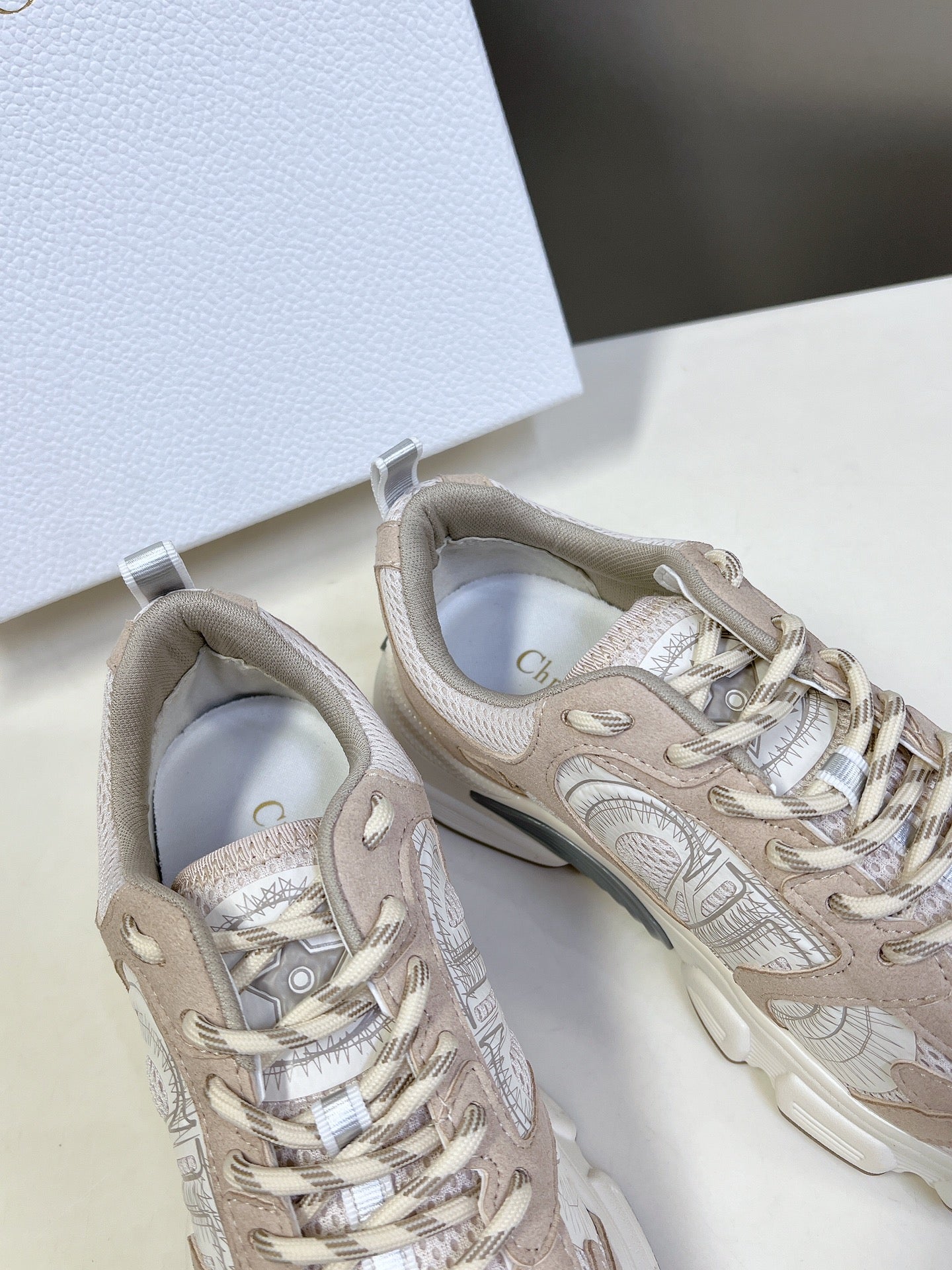 Luxury DiorChrono Sneaker In Beige Mesh Fabric And Suede 989683
