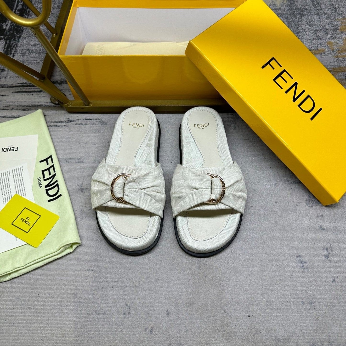 Luxury FendiFF Feel 10 White FF jacquard Slide
